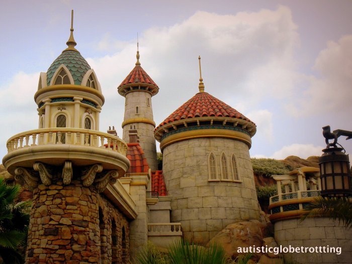 Clothing Tips When Taking Kids with Autism to Disney World building