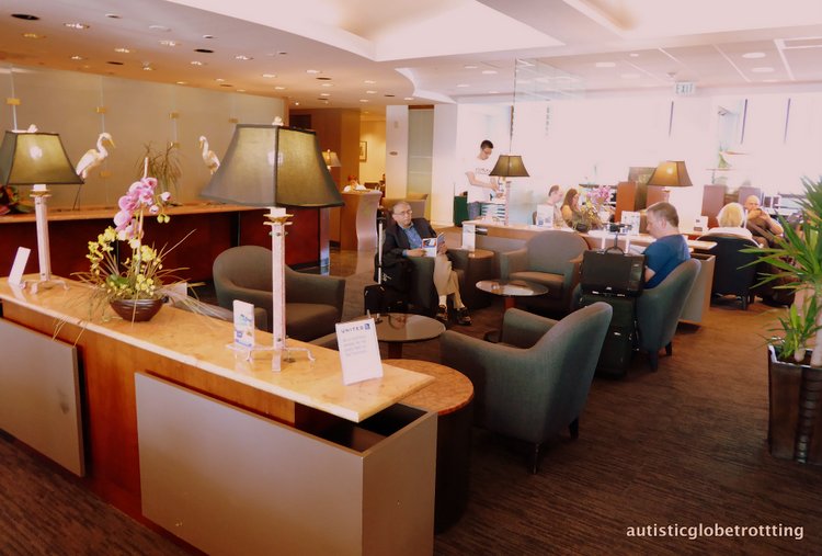 Is United MCO Red Carpet Lounge Family-Friendly mco seating at lounge