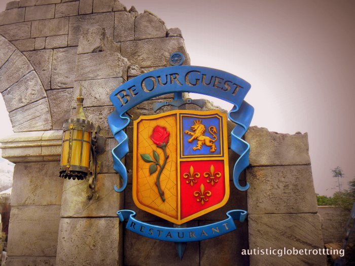 Clothing Tips When Taking Kids with Autism to Disney World sign