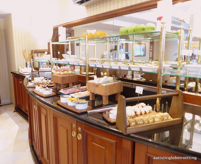 Review of The JW Marriott Bucharest Executive Lounge layout