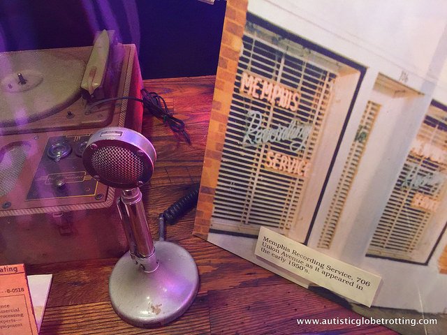 Best Family Activities in Memphis Tennessee mic