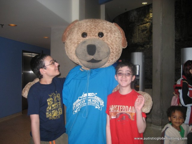 Five Activities at Niagara Falls for Families with Autism mascot