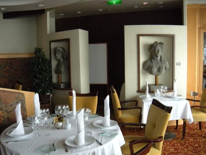 Mariner of the Seas Portofino restaurant decor