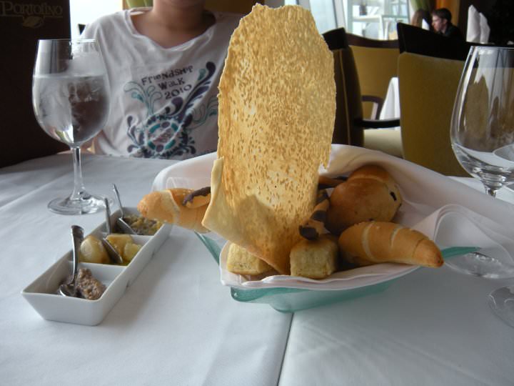 Mariner of the Seas Portofino restaurant breads