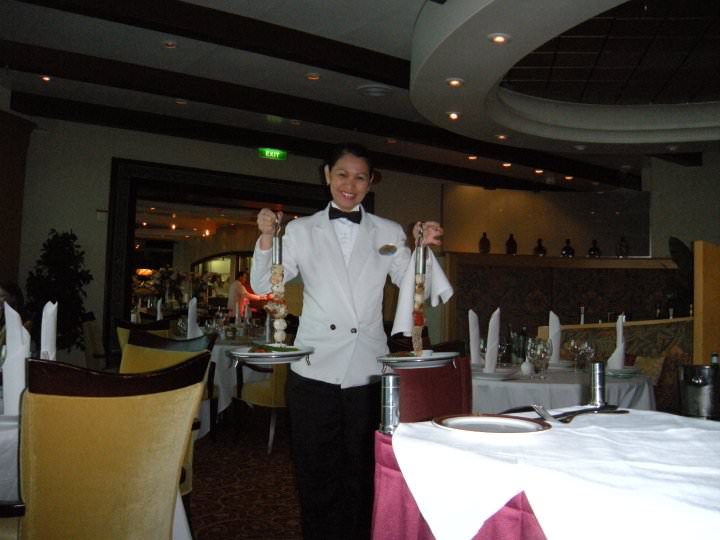 Mariner of the Seas Portofino restaurant food arriving