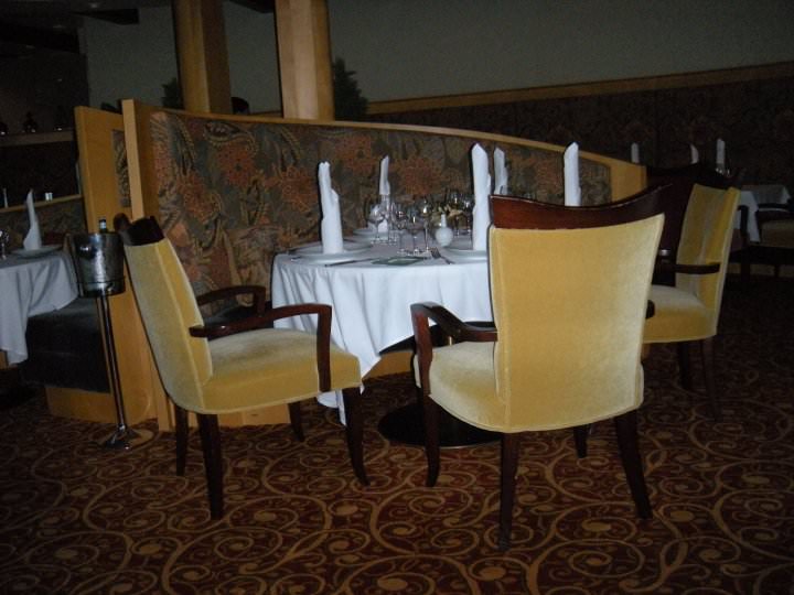 Mariner of the Seas Portofino restaurant tables 