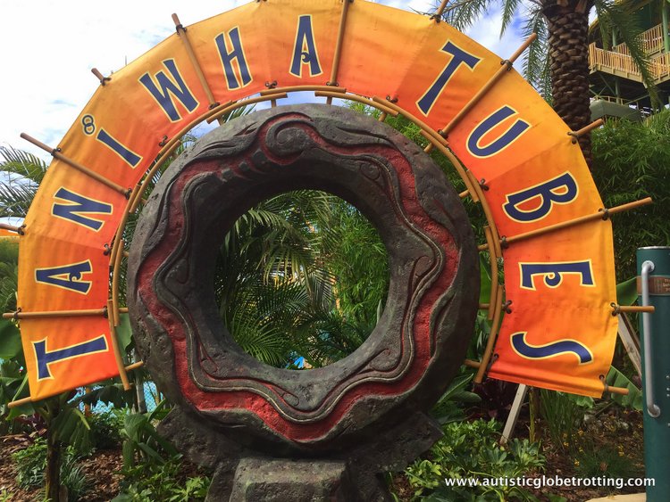 Universal Studios Volcano Bay™ Tips orange