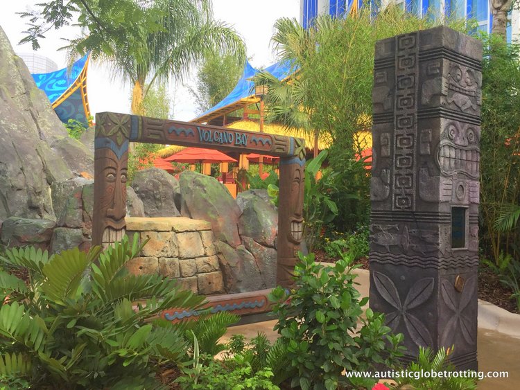 Universal Studios Volcano Bay™ Tips wood