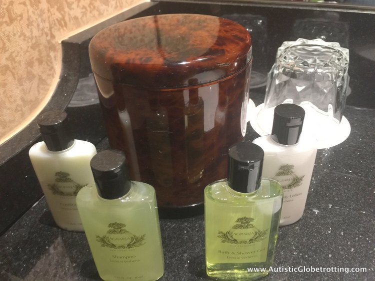 Another thing that amazed me was the immaculately clean room. amenity in the bathroom