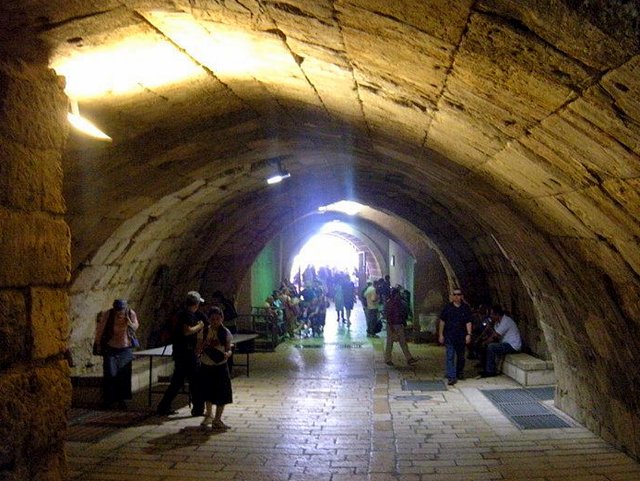 Exploring Jerusalem with Kids tunnel