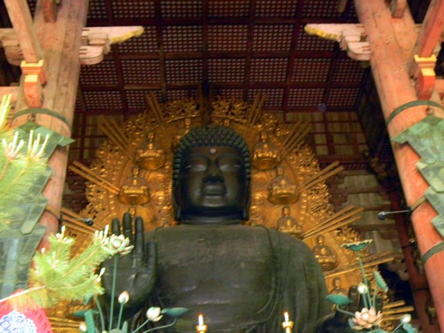 Five Sensory Activities for Families in Kyoto statue