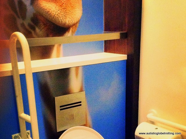 2theloo Helps Families with Autism when Nature Calls giraffe
