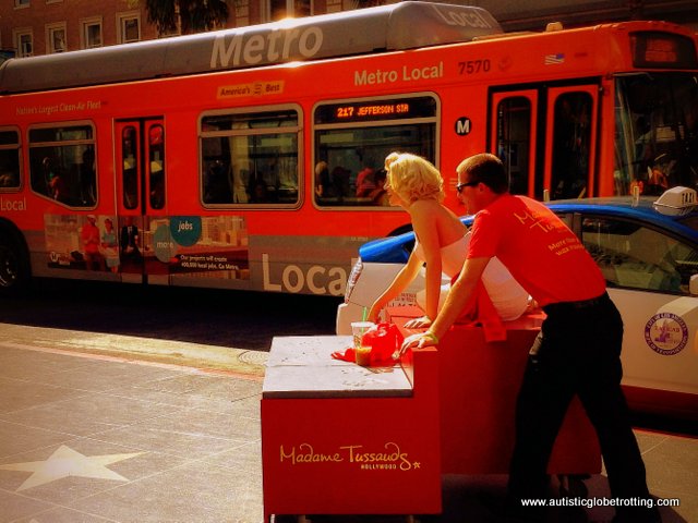Tips to Booking Guided Tours for Families with Autism red