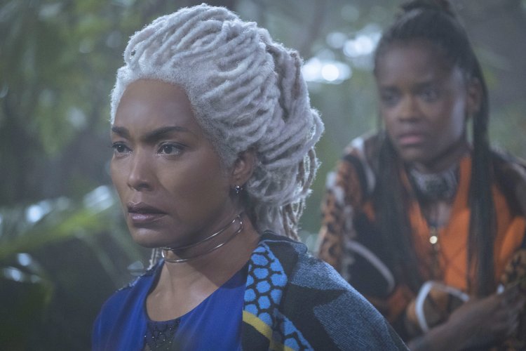 Much has been said about Marvel Studios latest movie  Black Panther, and it is all good. In fact, it scored an almost unprecedented 98 points on 'Rotten Tomatoes.' Whether you are an avid Marvel fan or a newbie, the movie manages to provide most kids and their parents with action-packed and thought-provoking entertainment.  the royal mom