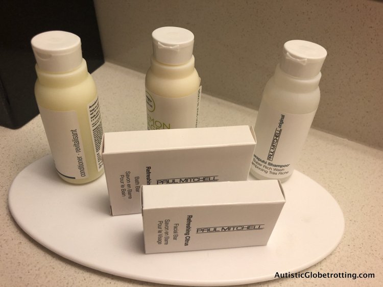 Family Friendly Fairfield Inn Anaheim kit