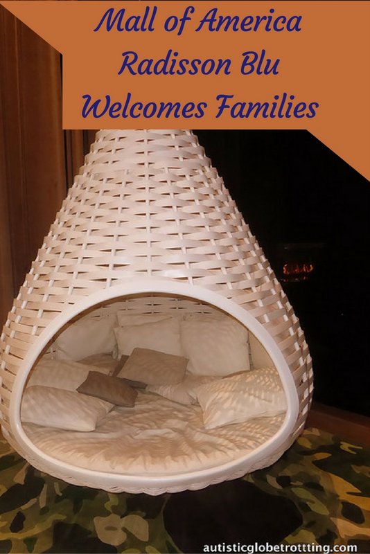 Mall of America Radisson Blu Welcomes Families pin